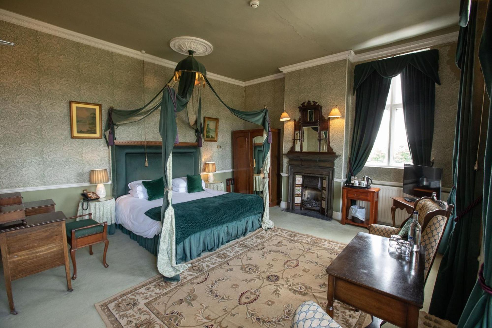 Grafton Manor 3*